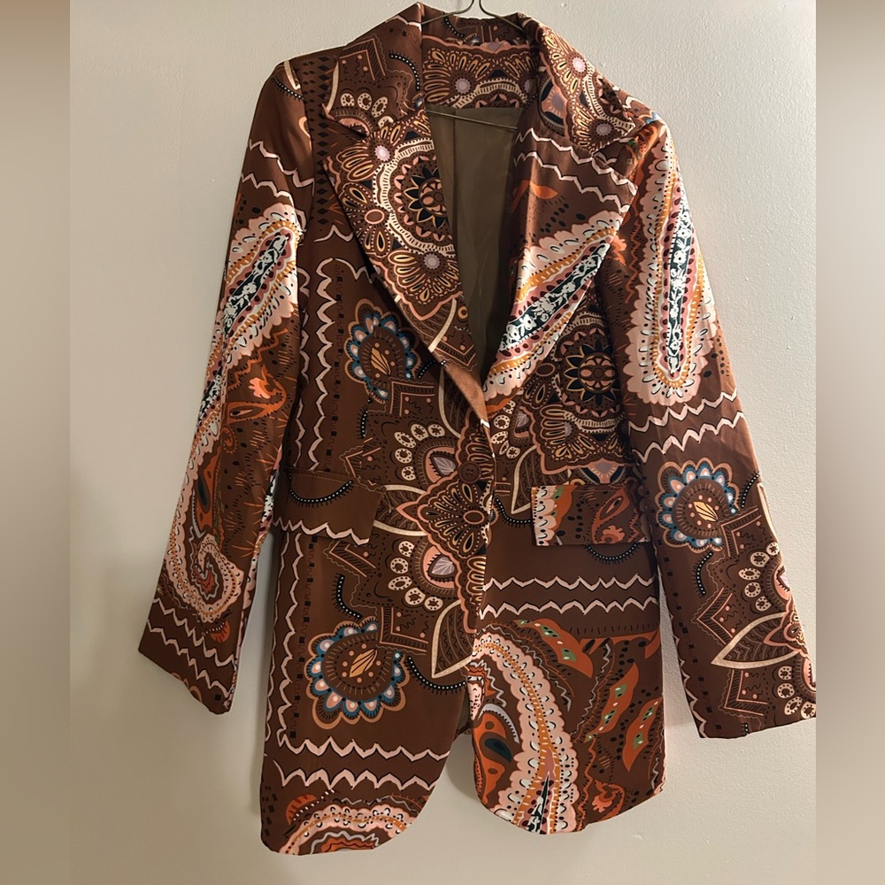 Elegant Brown Paisley Blazer